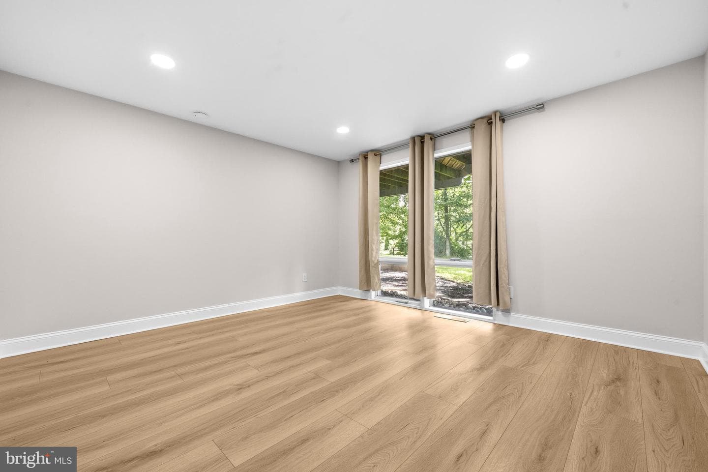 9416 Holbrook Lane photo 35
