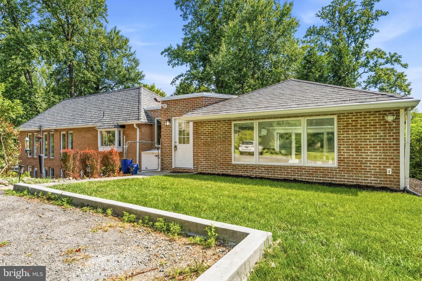 9416 Holbrook Lane photo 44