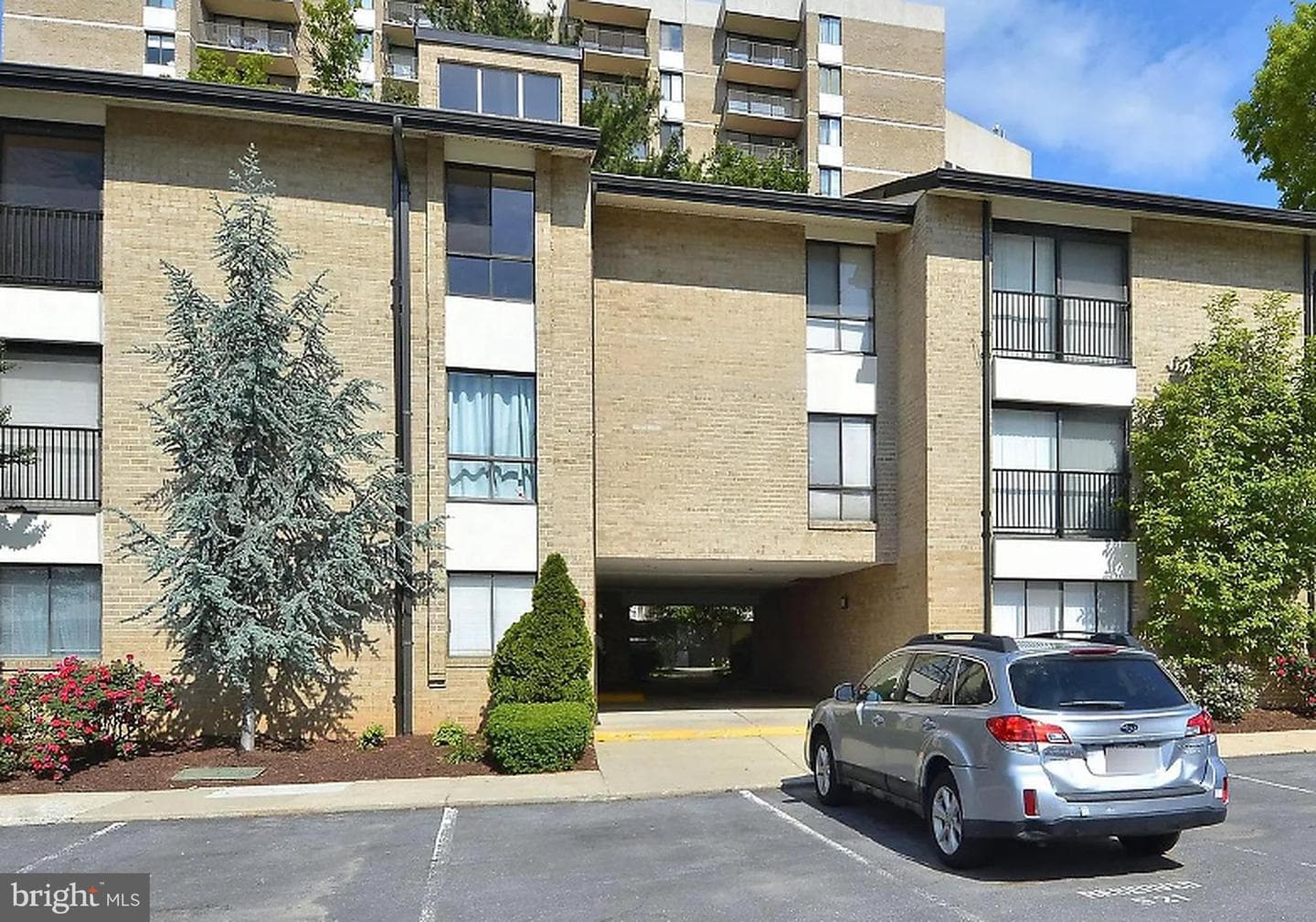 10 Monroe Street #10-302, Rockville