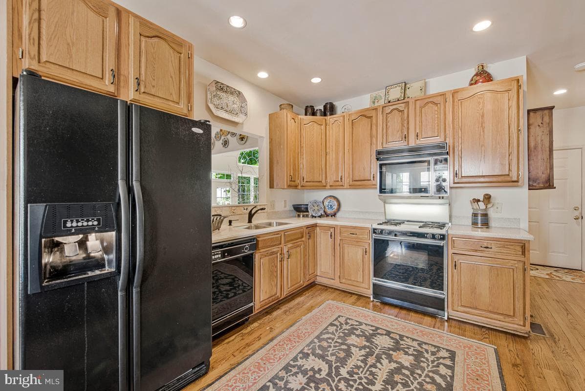 8929 Colesville Road photo 15