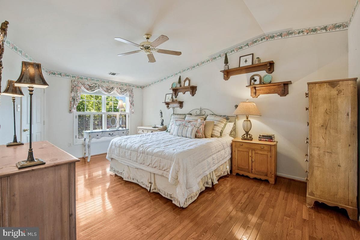 8929 Colesville Road photo 21