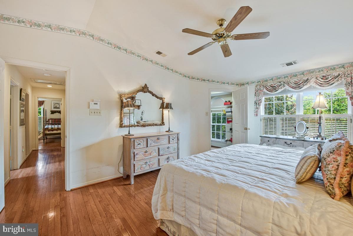 8929 Colesville Road photo 22