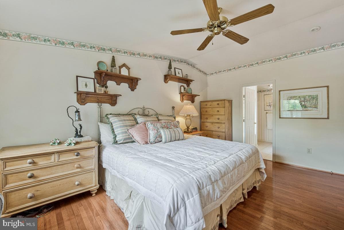 8929 Colesville Road photo 23
