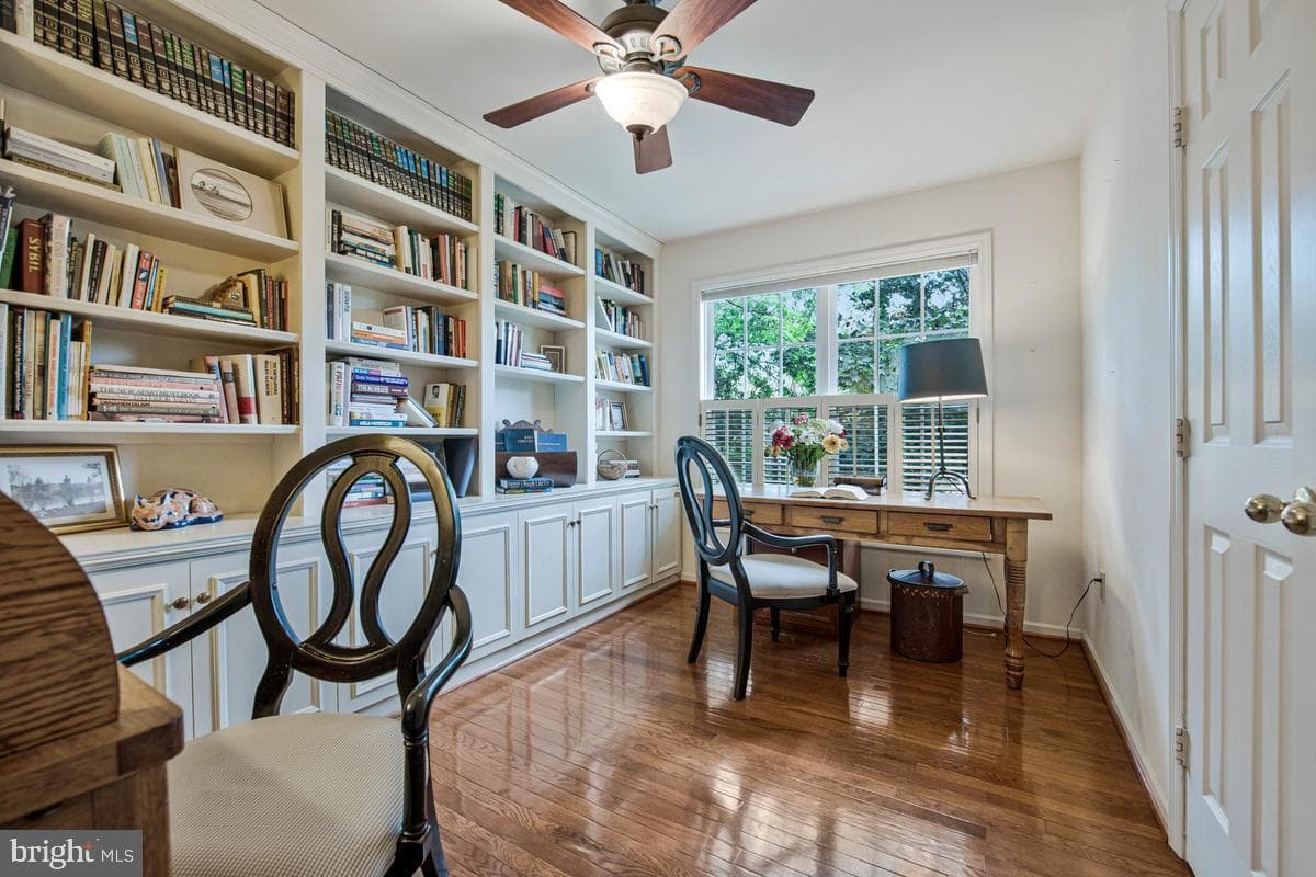 8929 Colesville Road photo 29