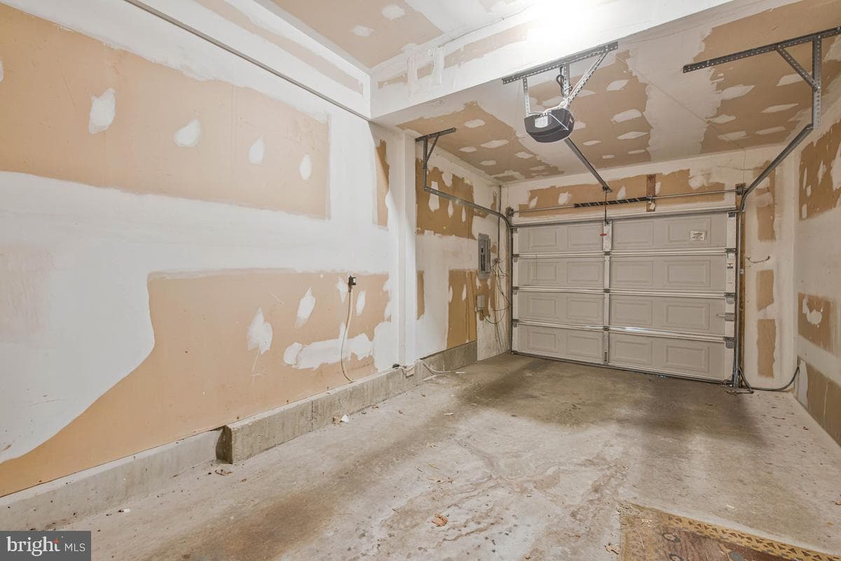 8929 Colesville Road photo 38