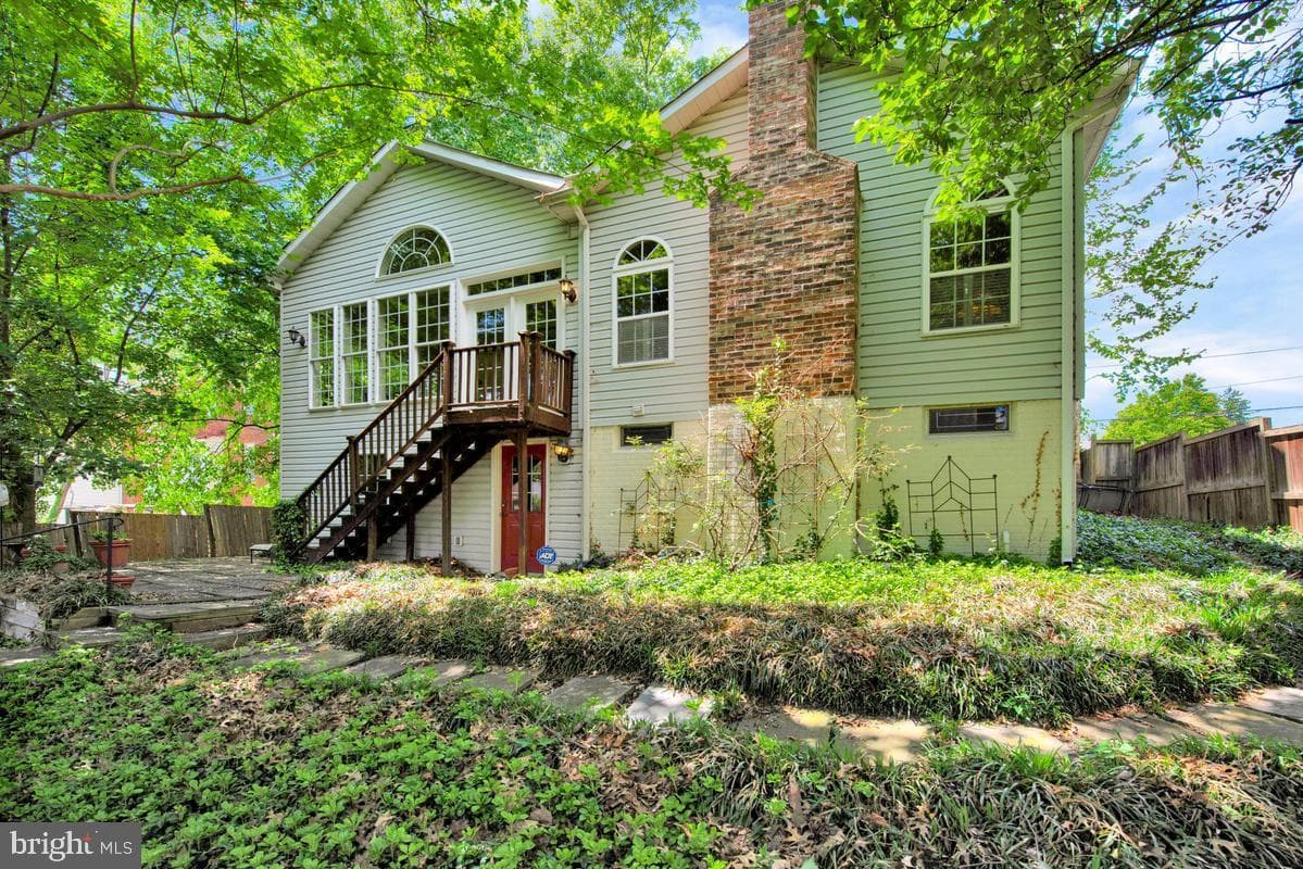8929 Colesville Road photo 40