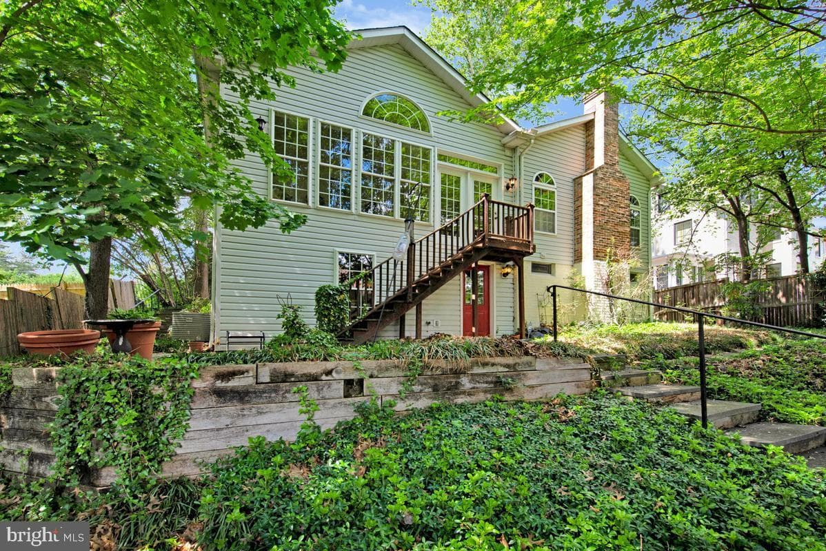 8929 Colesville Road photo 42