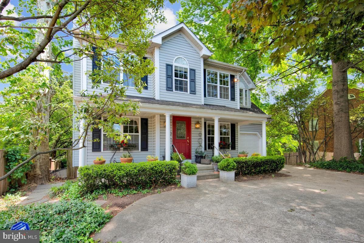 8929 Colesville Road photo 43