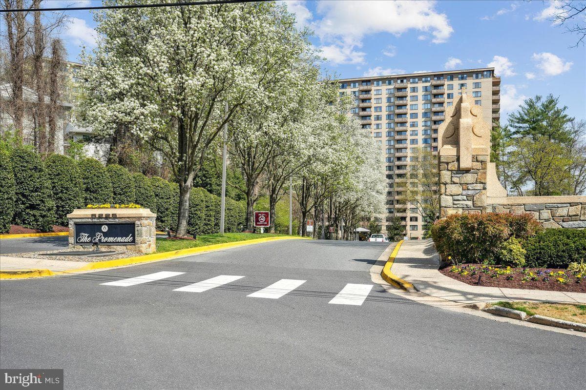 5225 Pooks Hill Road #826n, Bethesda