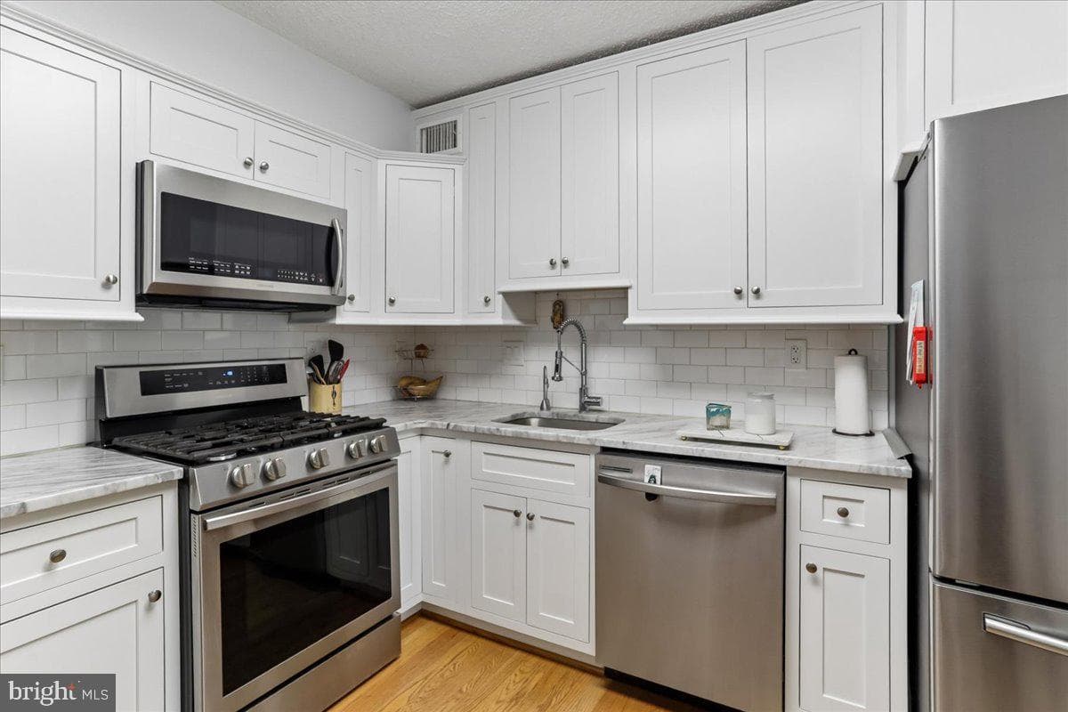 5225 Pooks Hill Road #826n photo 13