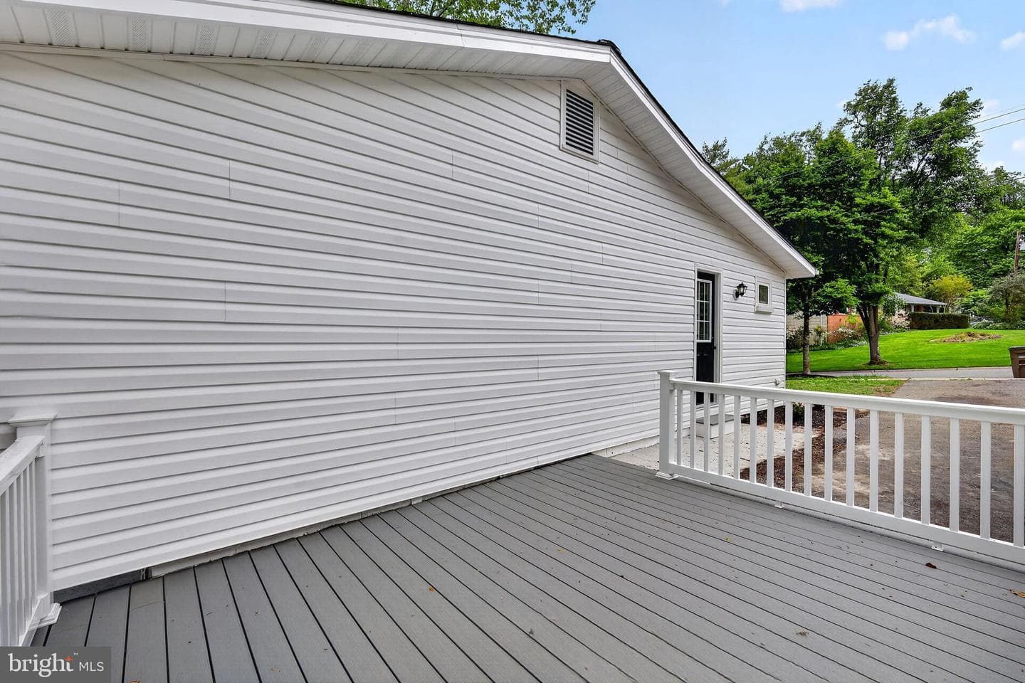 731 Owens Street photo 3