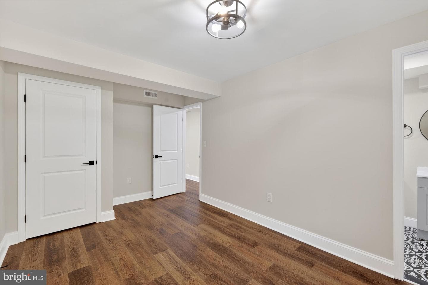 731 Owens Street photo 36