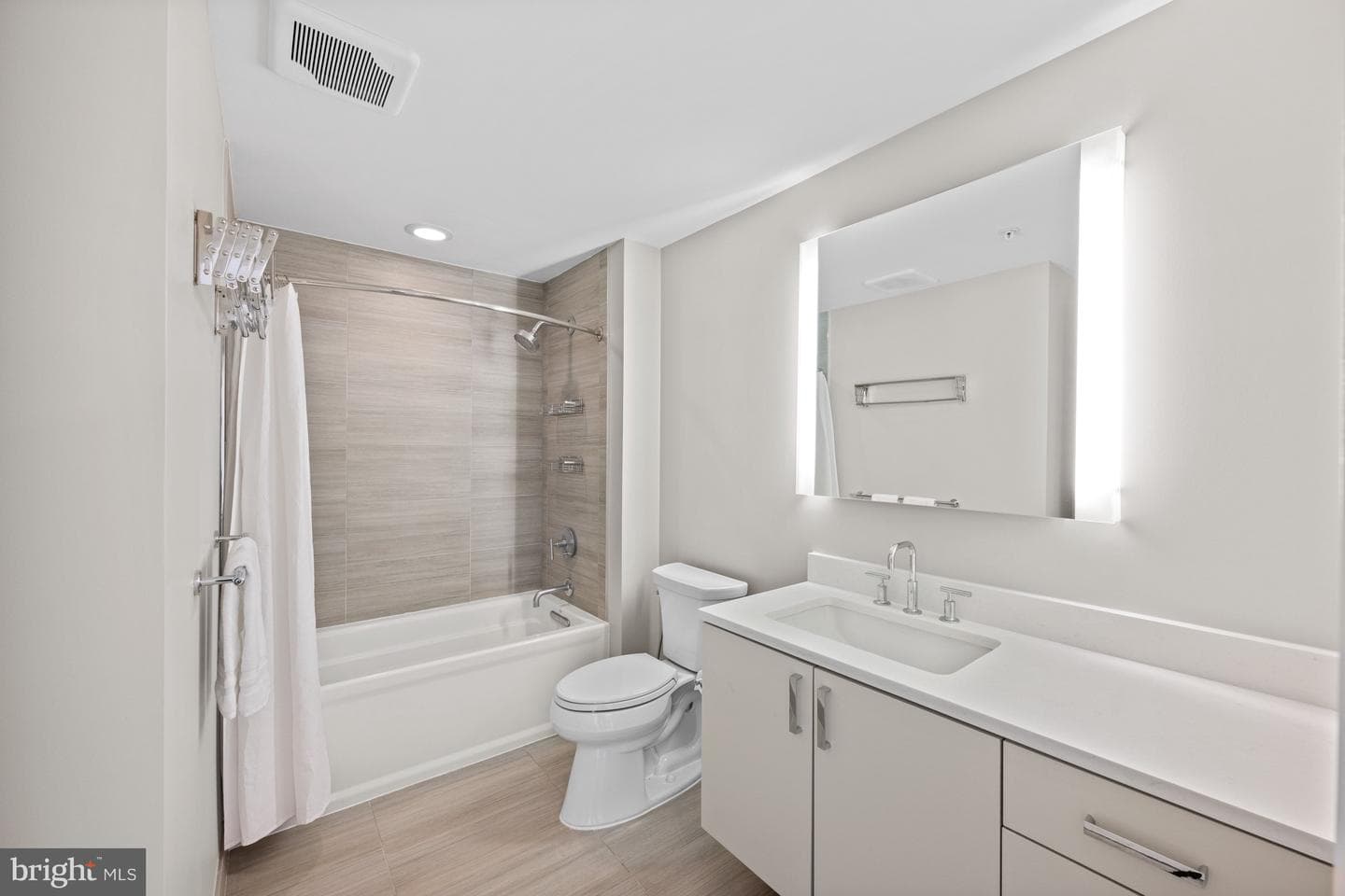 8302 Woodmont Avenue #305 photo 9