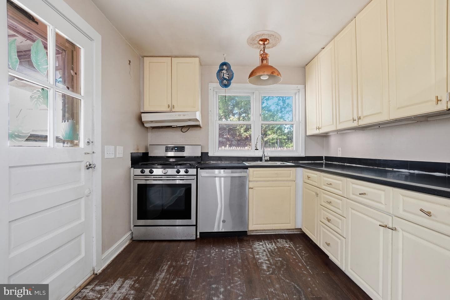 102 N Horners Lane photo 10
