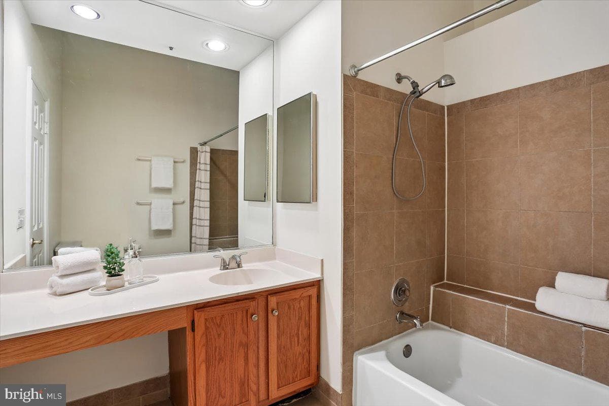 9 Fountain Valley Court photo 18