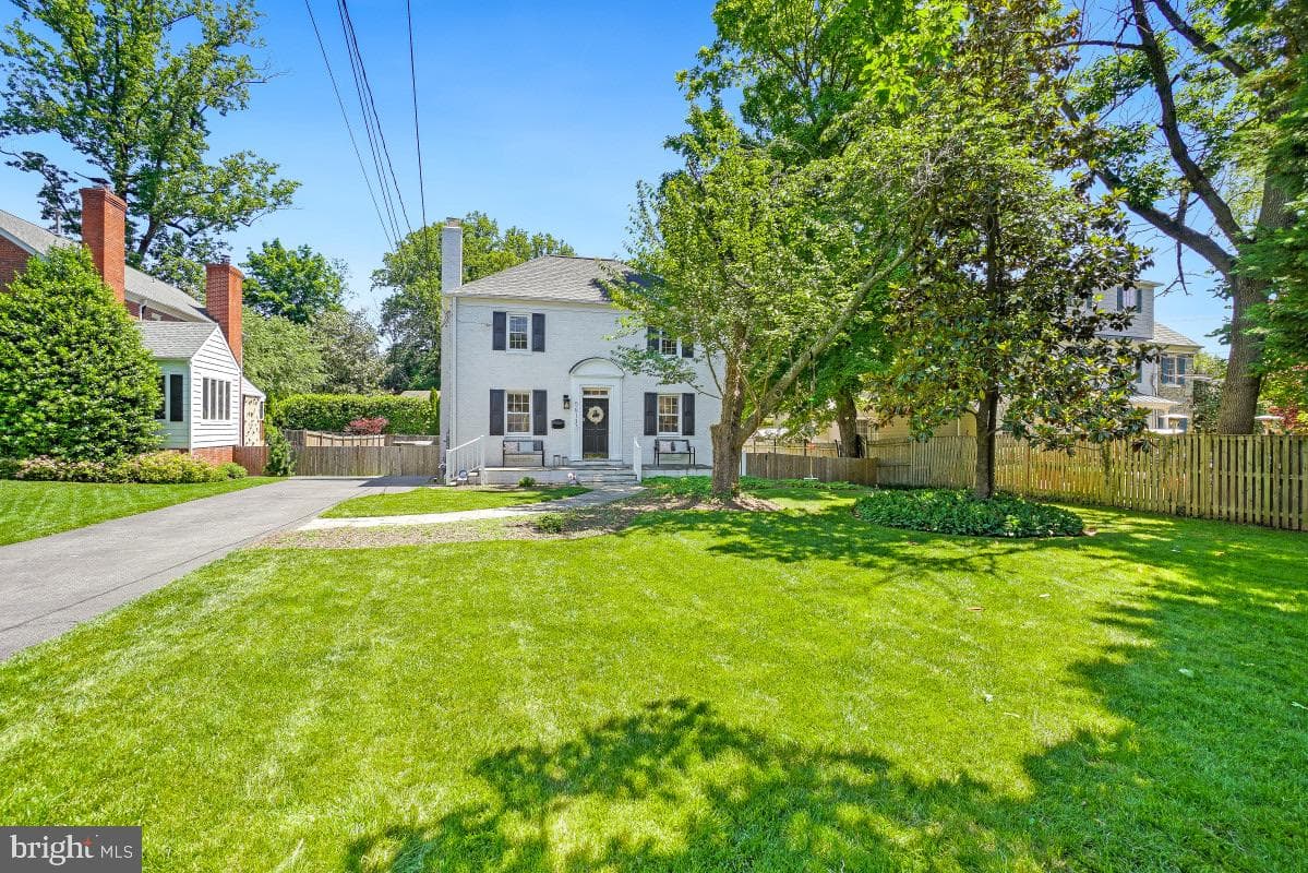 5613 Bradley Boulevard, Bethesda