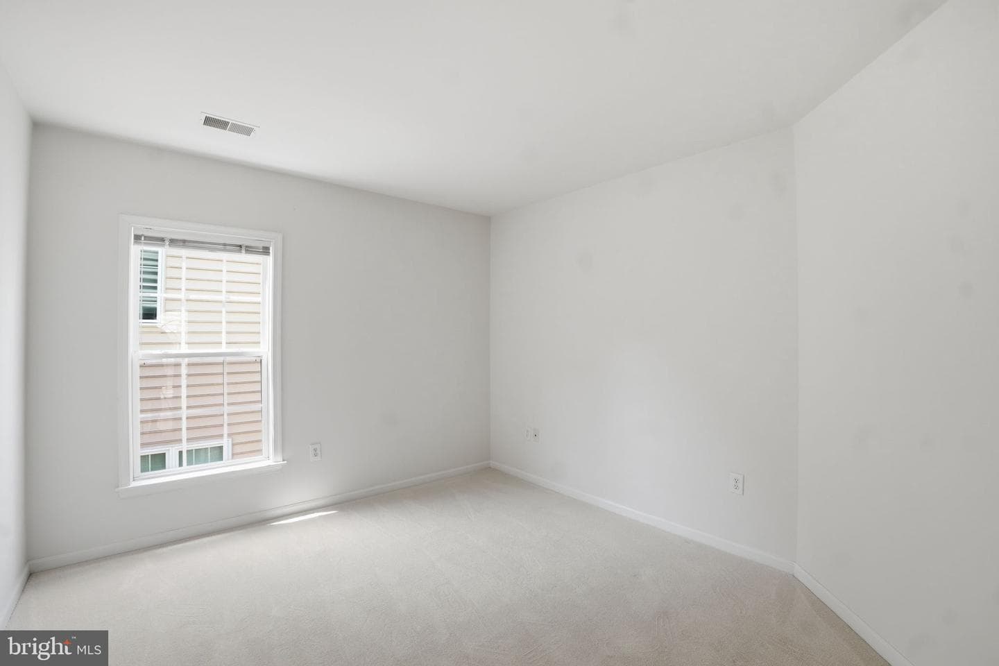 968 Featherstone Street photo 21