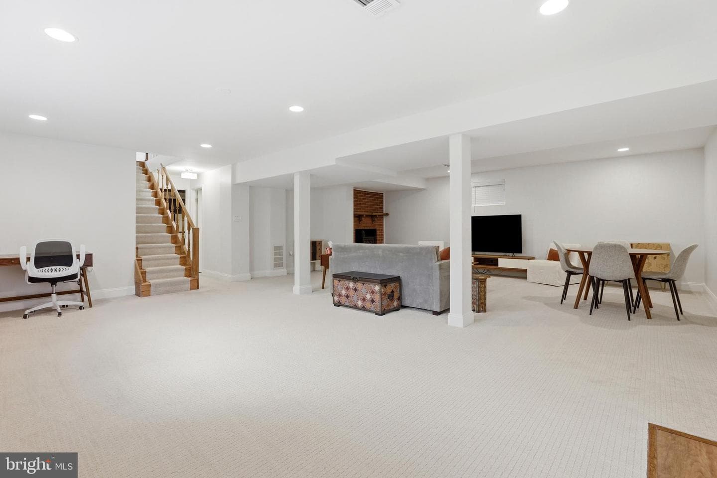 111 Lillian Lane photo 18