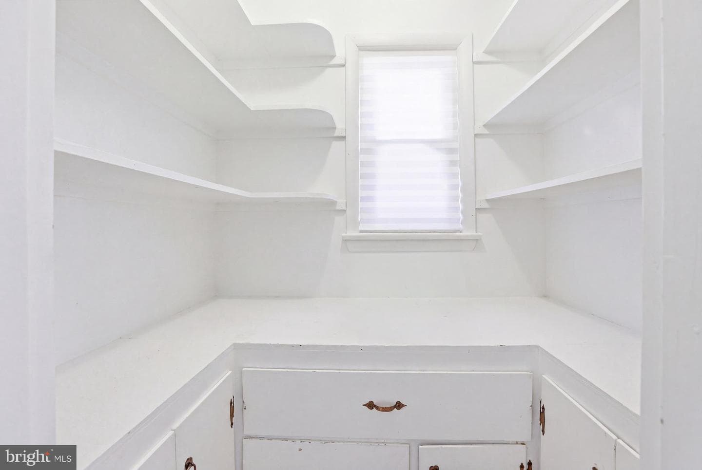 111 Lillian Lane photo 6