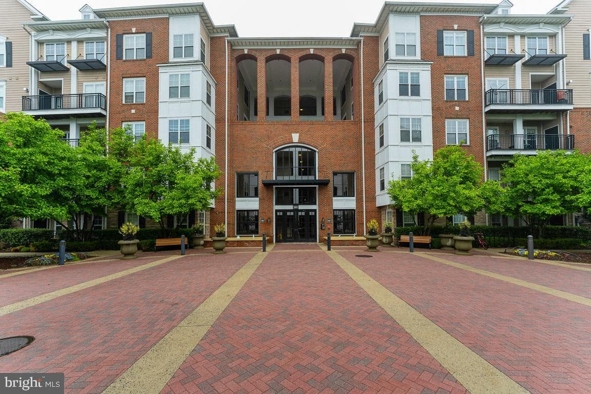501 Hungerford Drive #144, Rockville