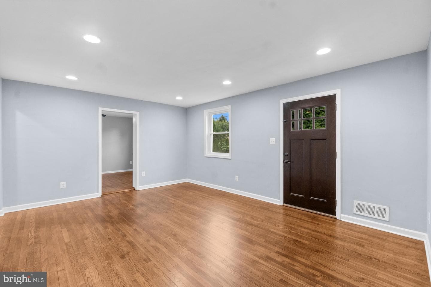 12422 Feldon Street photo 4