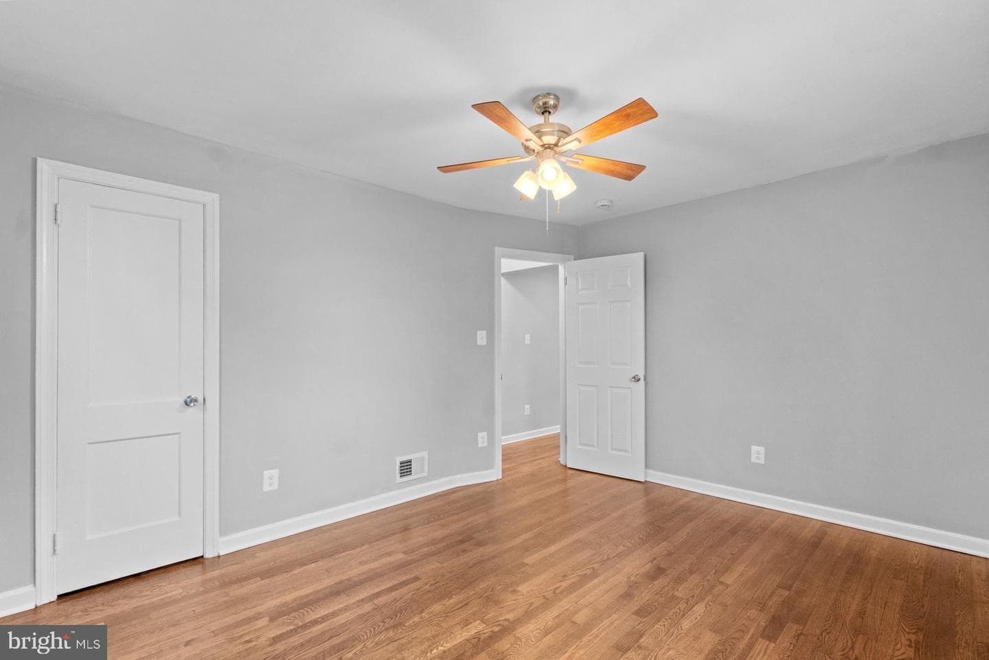 12422 Feldon Street photo 8