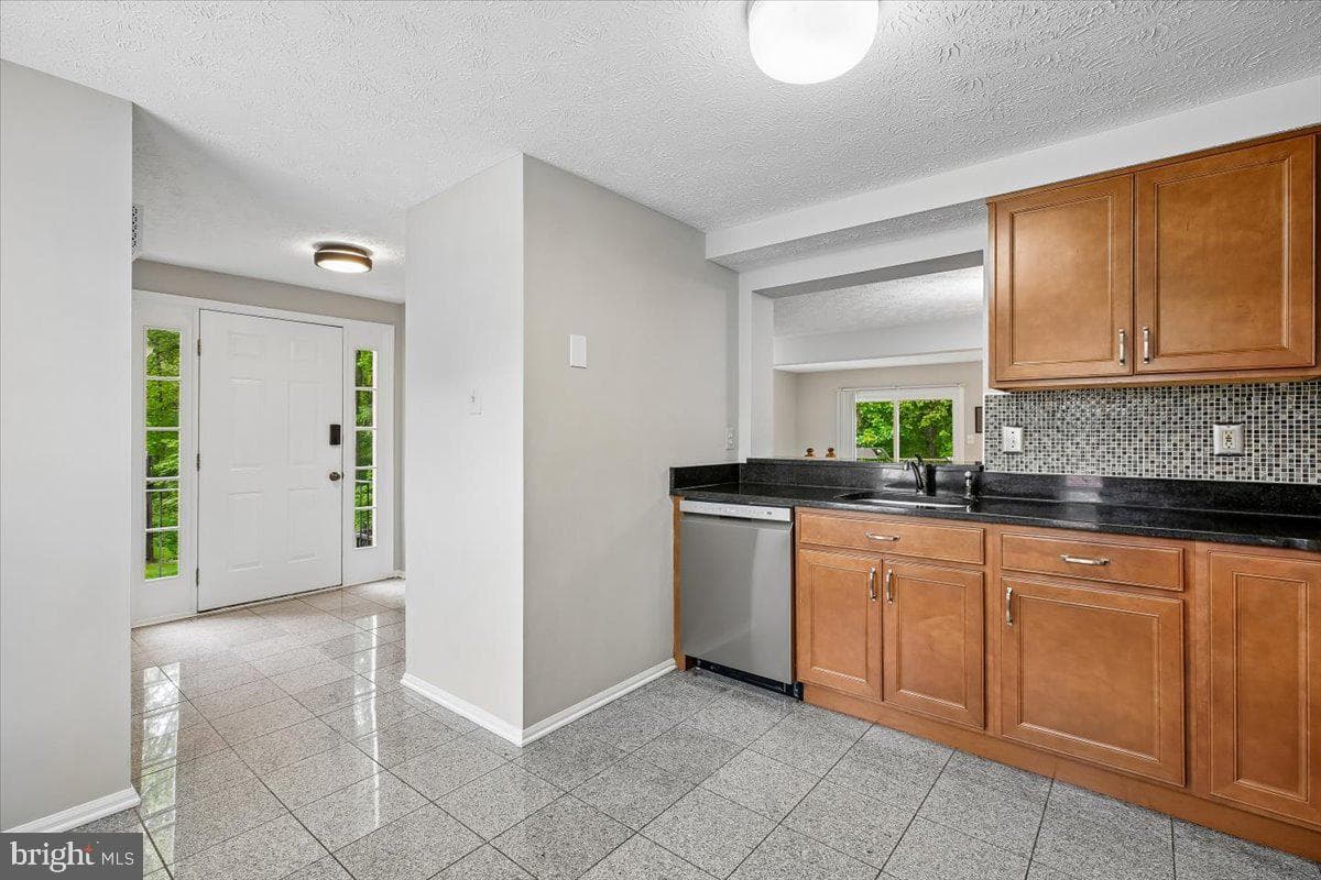 639 Coral Reef Drive photo 6