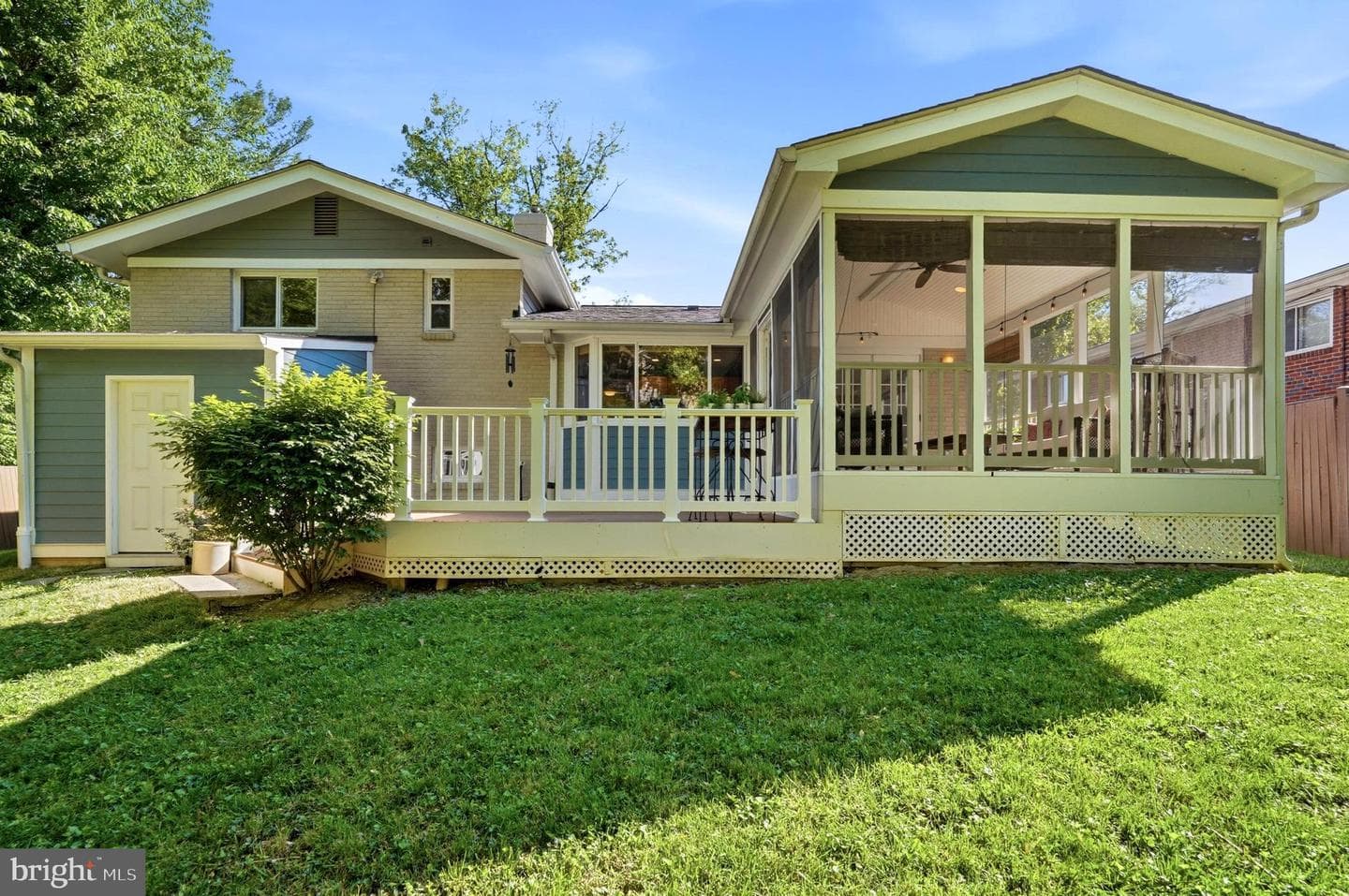 2405 Lillian Drive photo 2