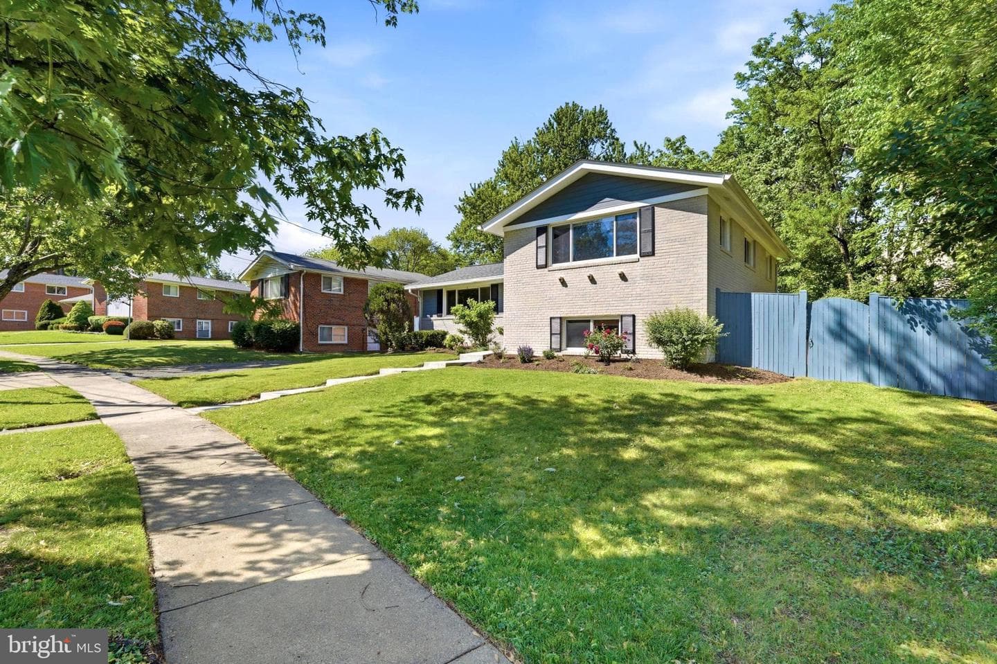 2405 Lillian Drive photo 3