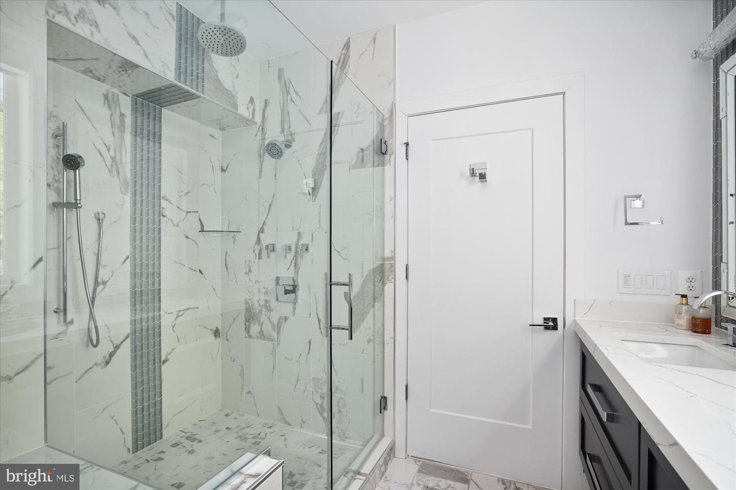 8165 River Road photo 26