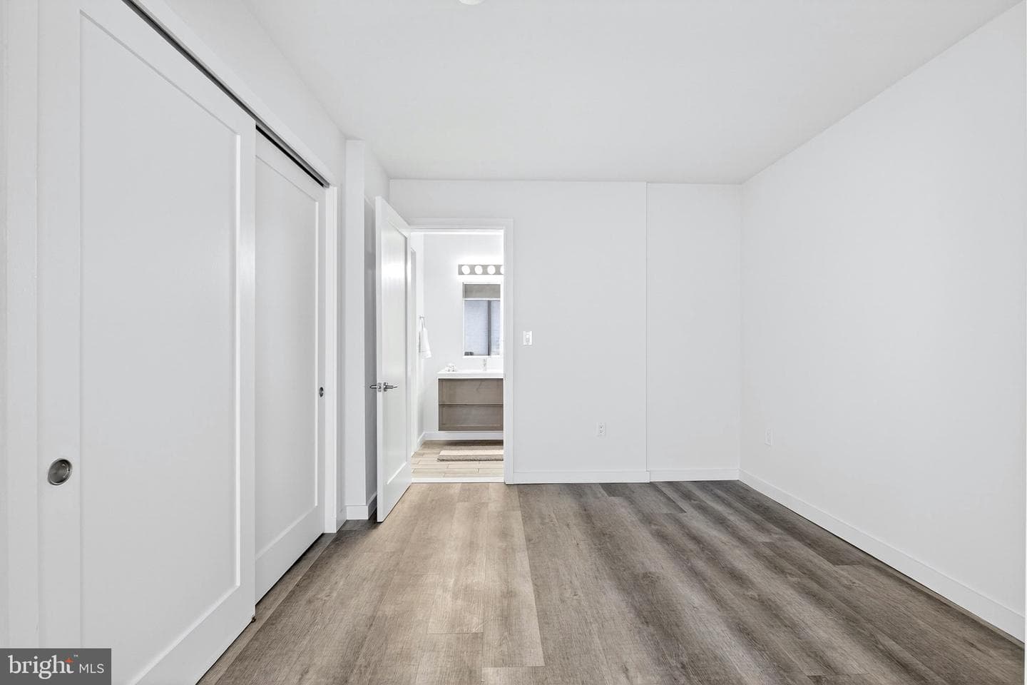 700 Roeder Road #105 photo 12