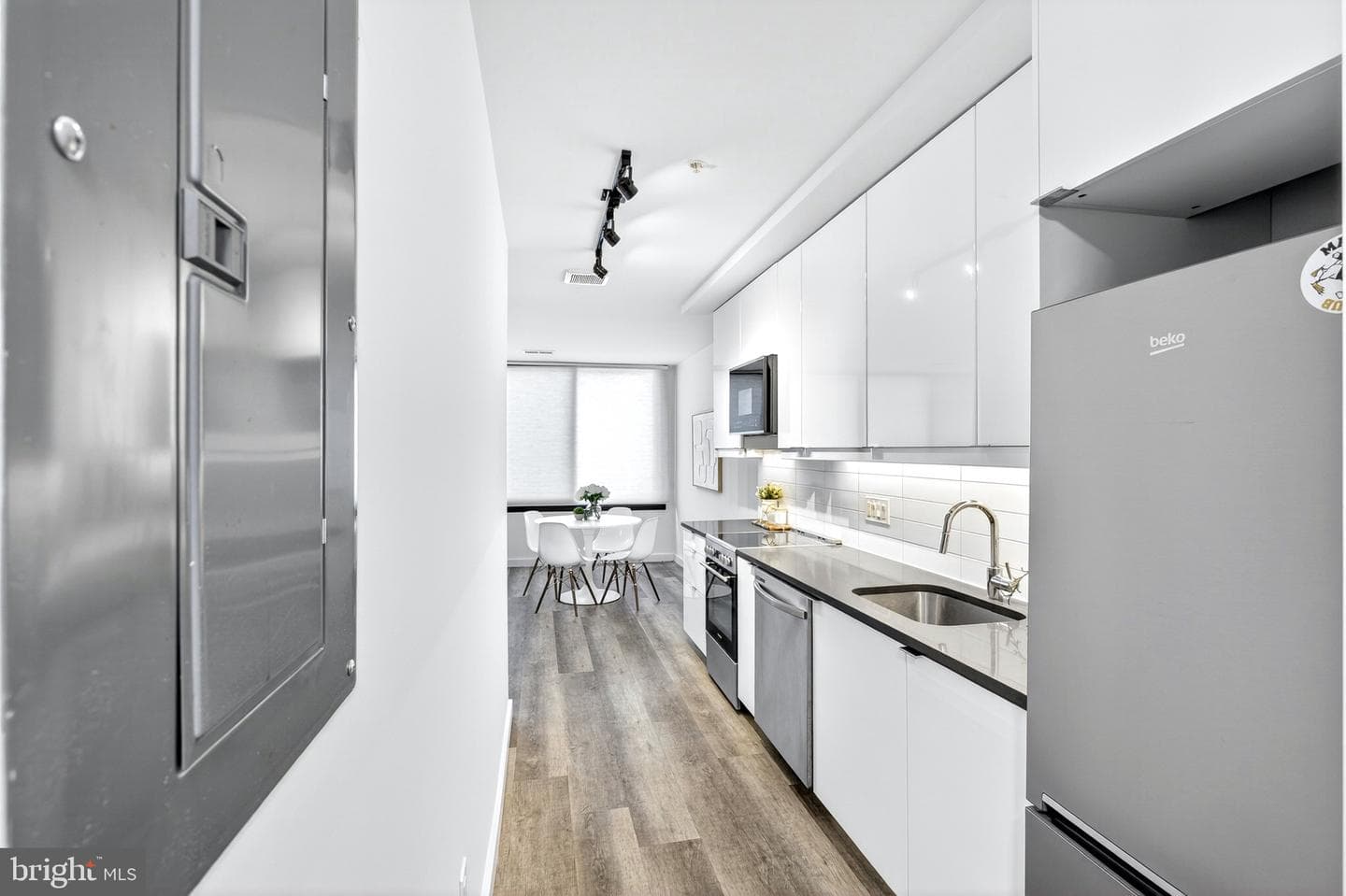 700 Roeder Road #105 photo 15