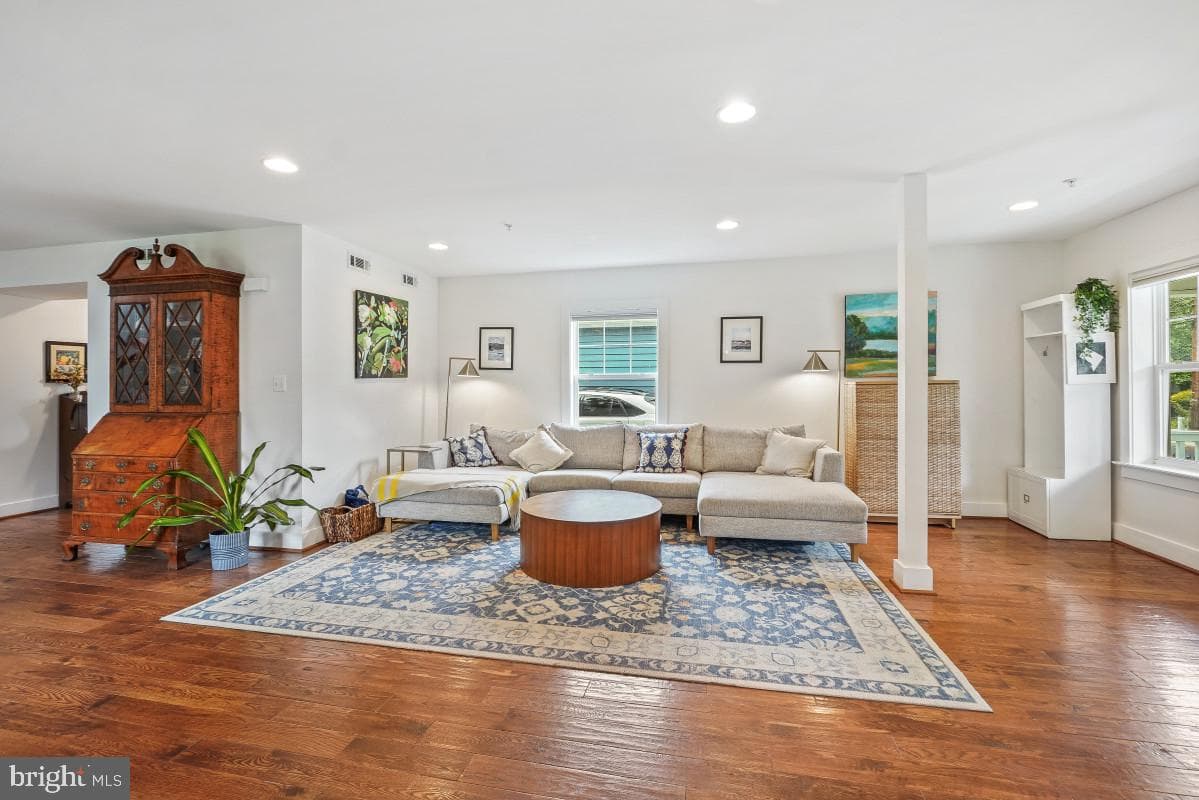 6425 4th Avenue photo 6