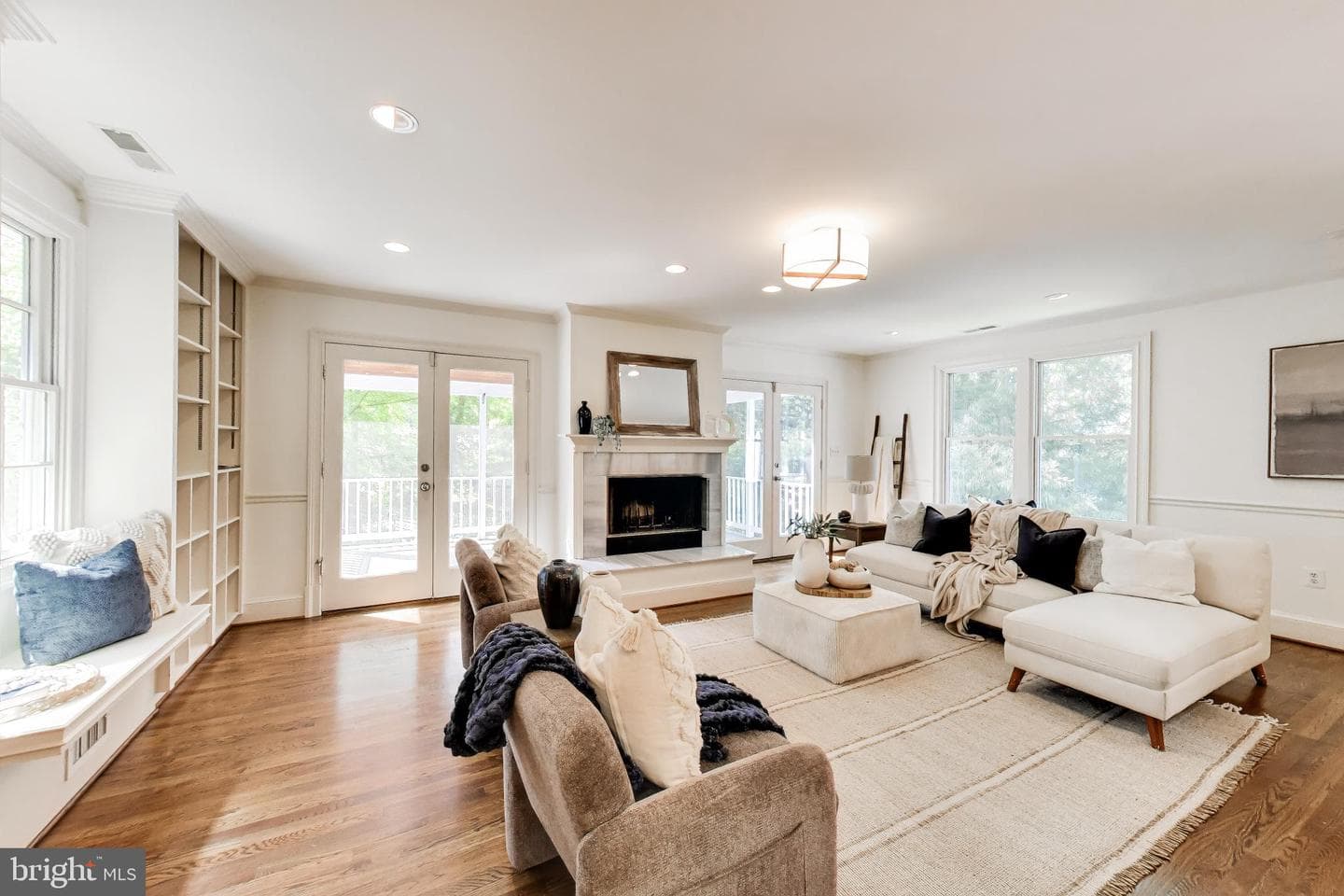 4118 Woodbine Street photo 21