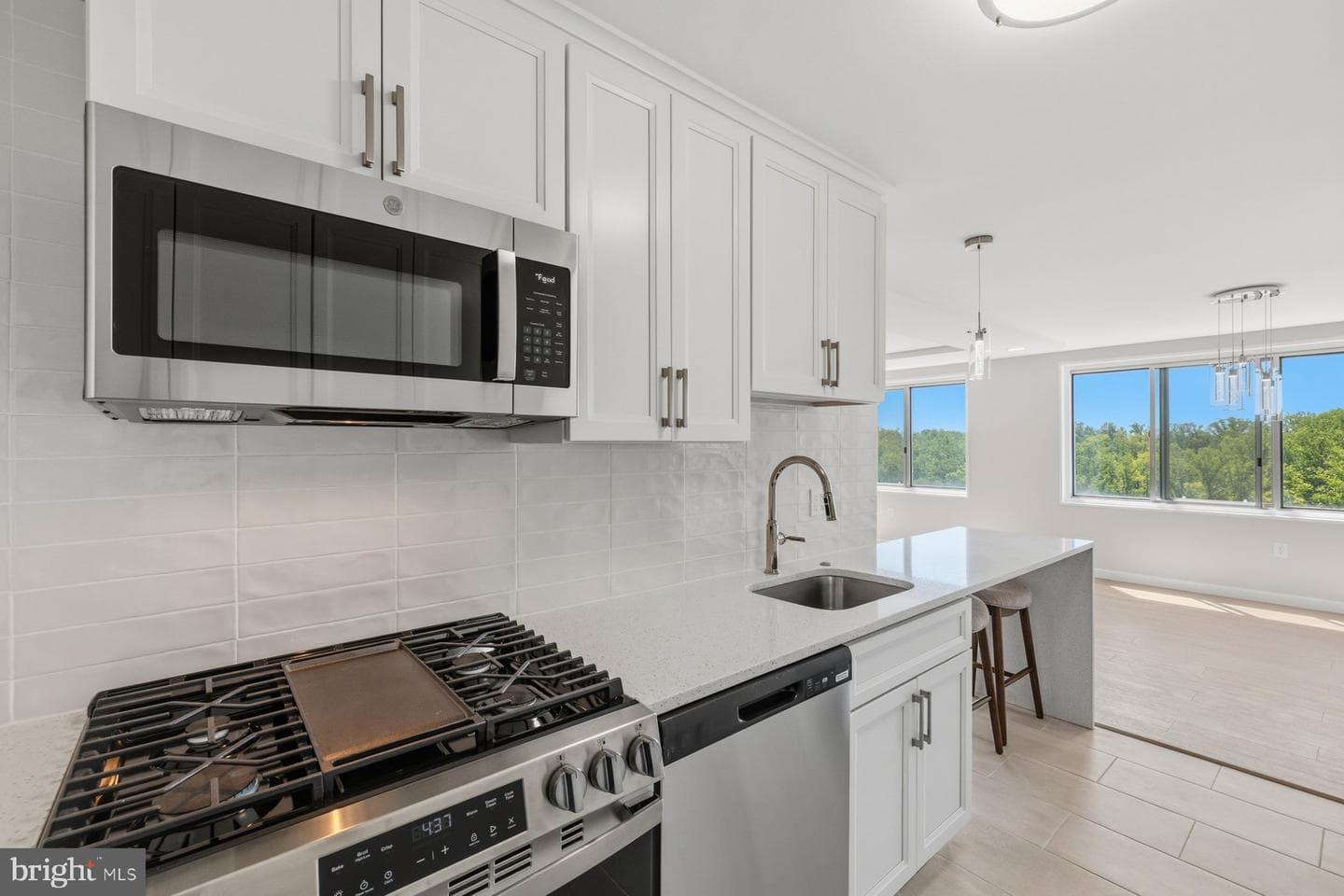 10201 Grosvenor Place #1626 photo 6