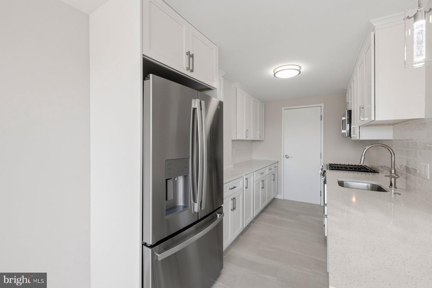 10201 Grosvenor Place #1626 photo 9