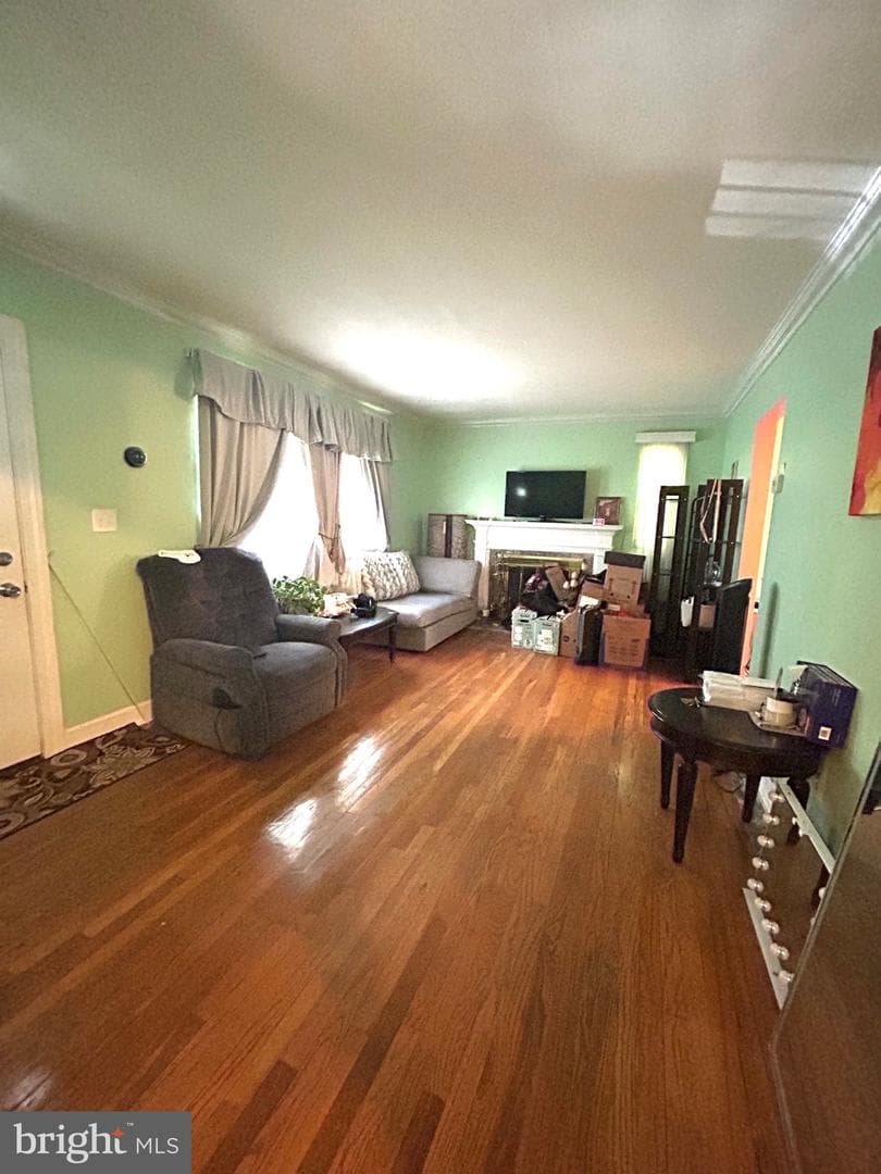 906 Dryden Court photo 11