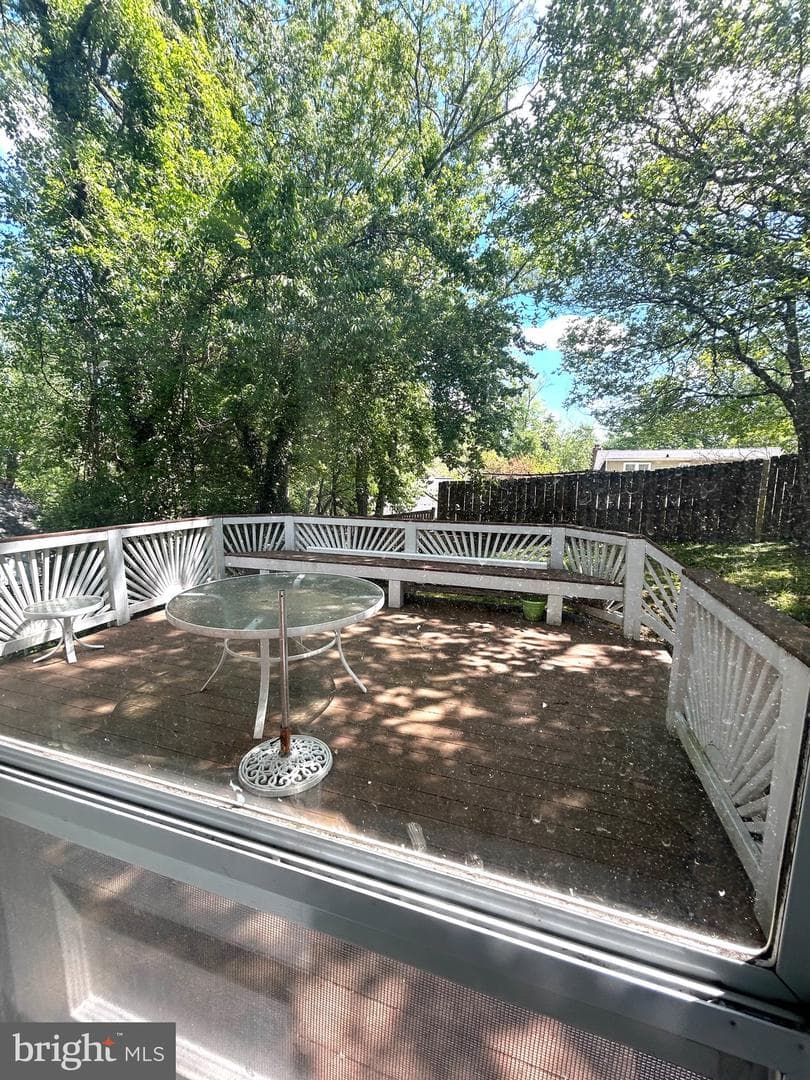 906 Dryden Court photo 12
