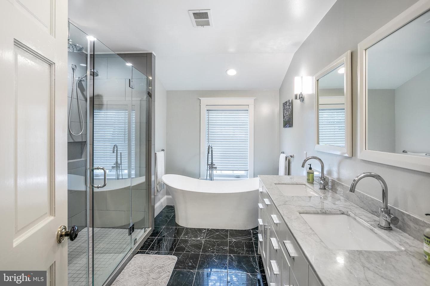 2800 Greenvale Street photo 35