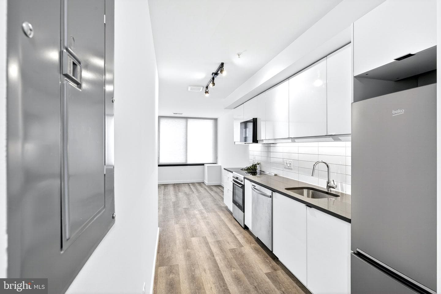700 Roeder Road #104 photo 8