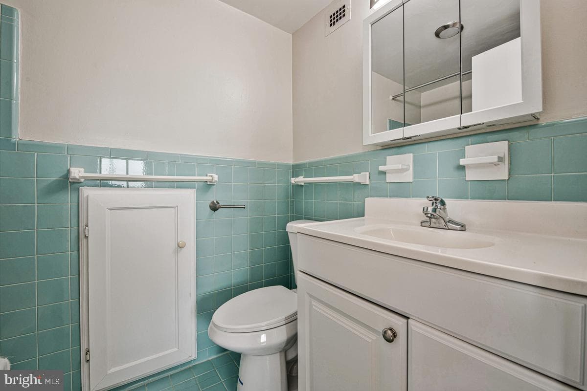 10201 Grosvenor Place #1222 photo 16