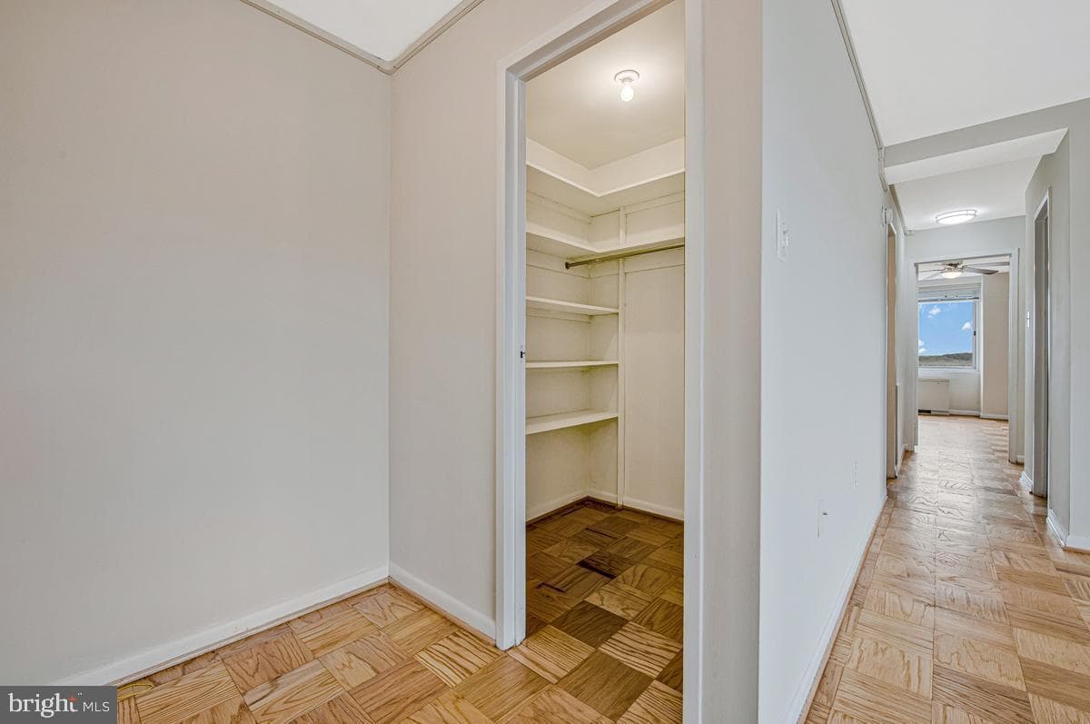 10201 Grosvenor Place #1222 photo 22