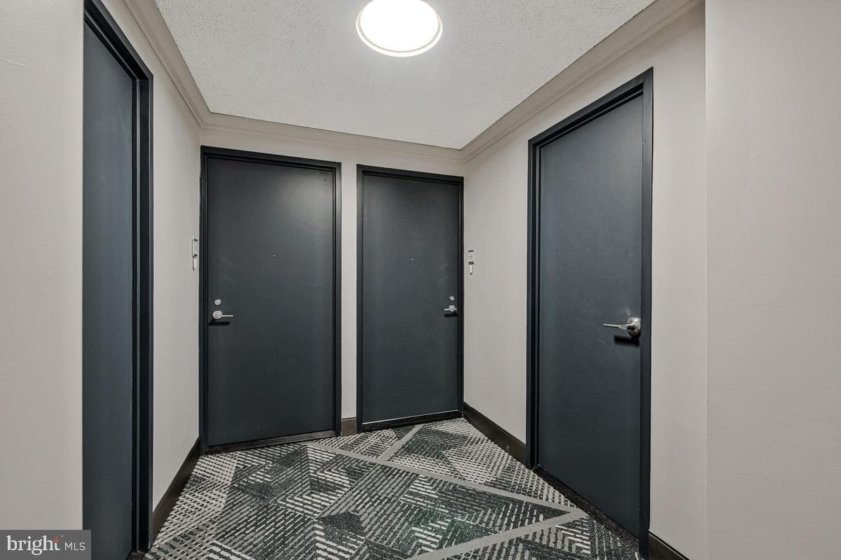 10201 Grosvenor Place #1222 photo 23