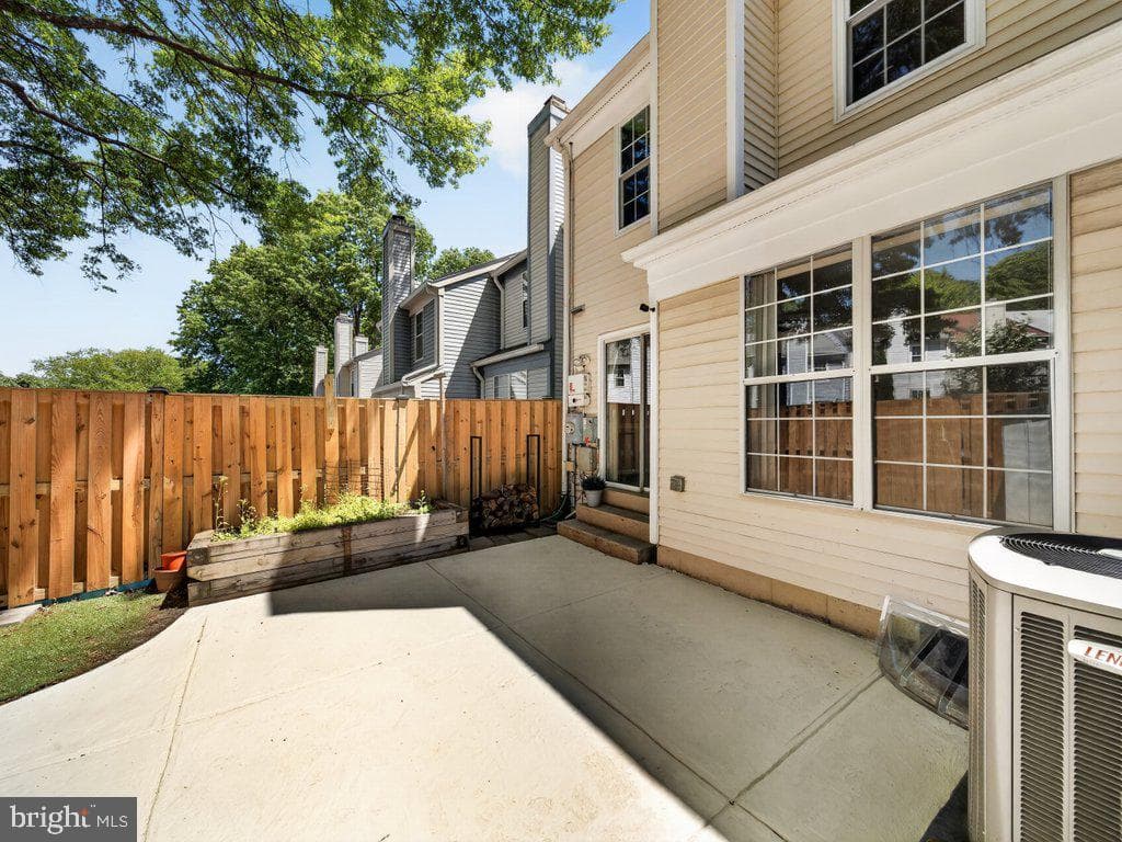 14913 Habersham Circle photo 28
