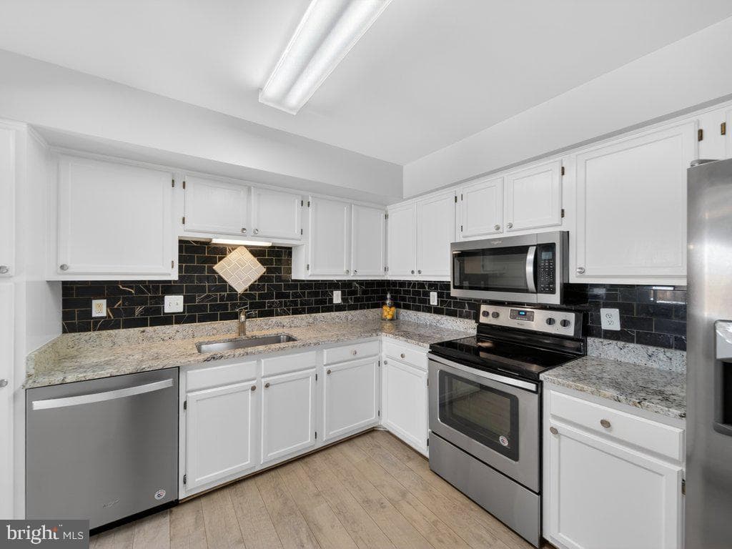 14913 Habersham Circle photo 4