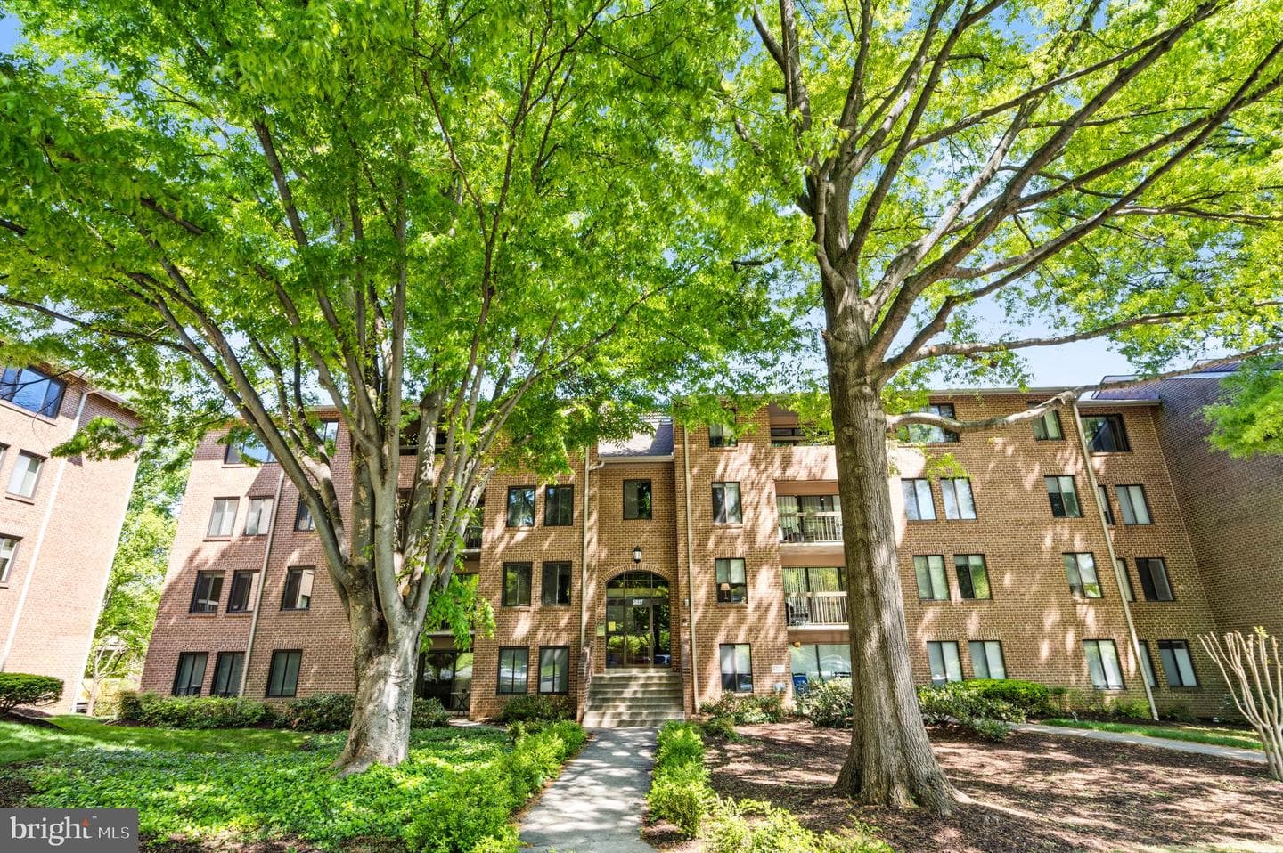 5817 Edson Lane #101, Rockville