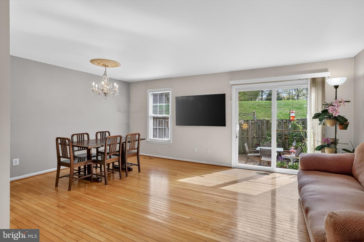 9904 Tambay Court photo 4