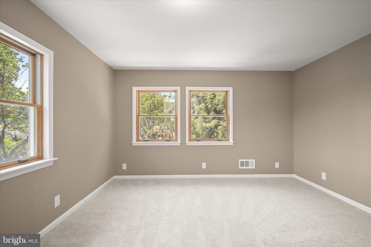 10128 Hereford Place photo 38