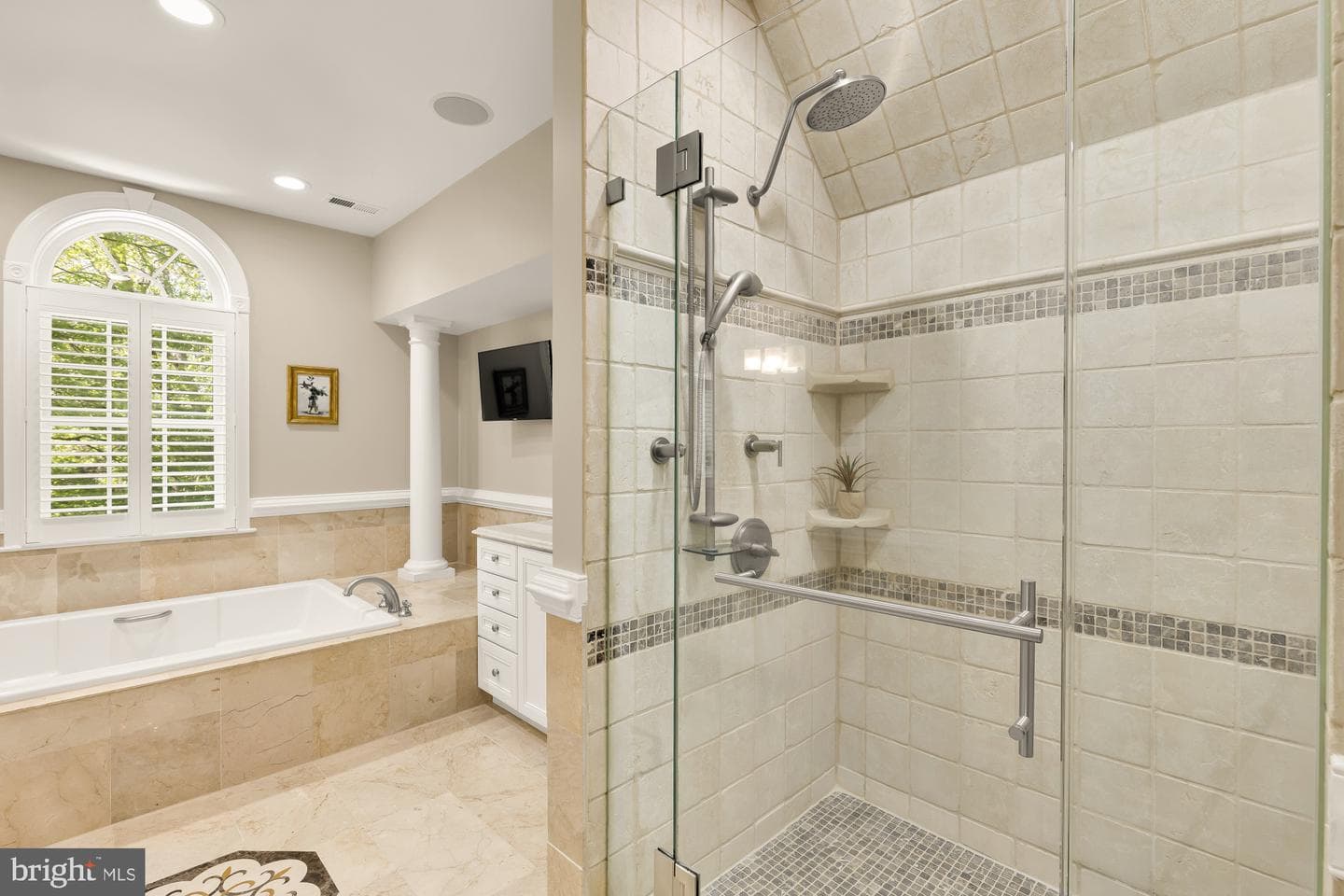 5501 Montgomery Street photo 17