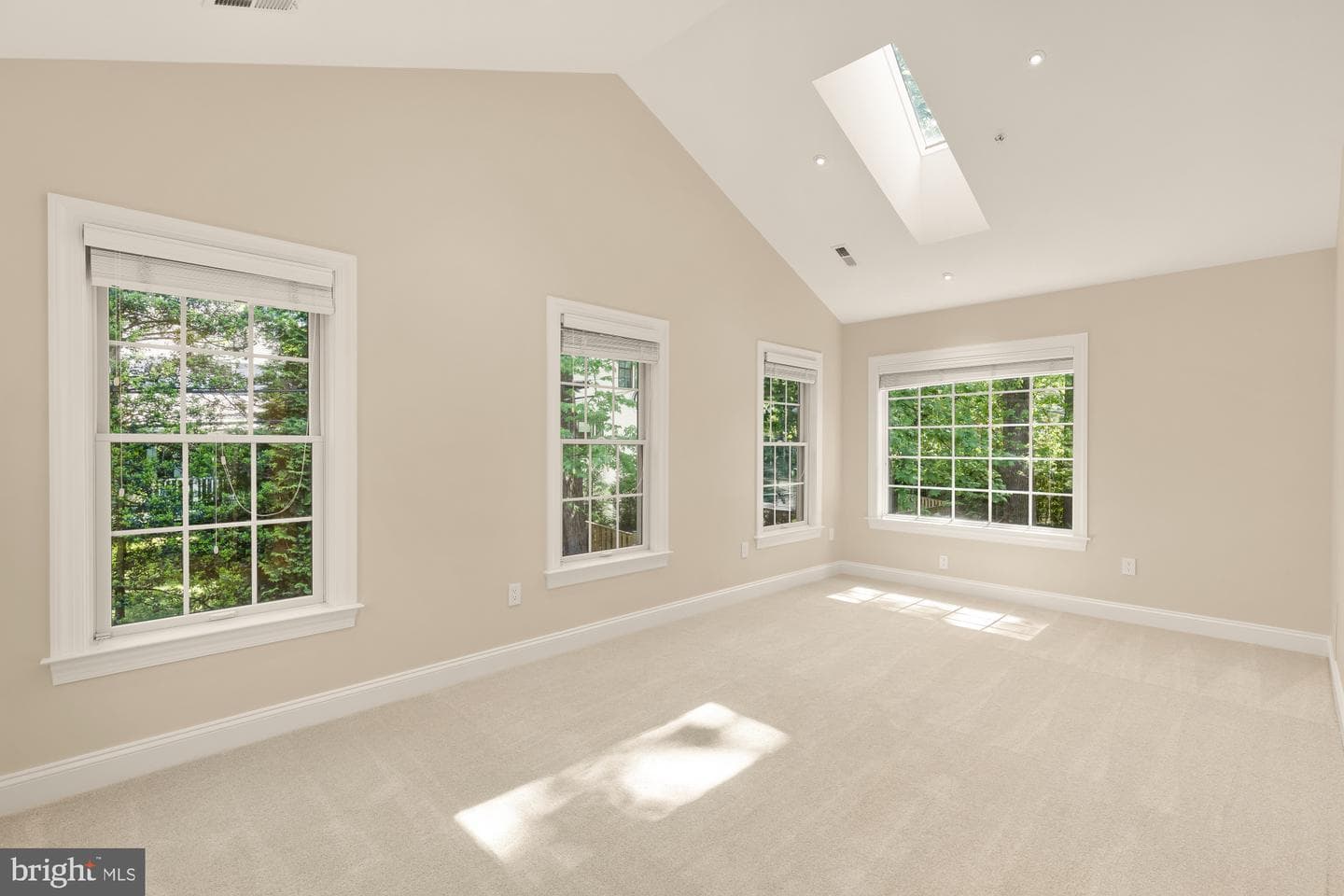 5501 Montgomery Street photo 18